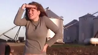 Une brune amateur film x streaming amateur un peu timide mais sûrement vorace profite d'un trio MMF décontracté