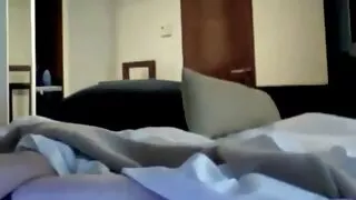 Vicki Chase se fait percer la chatte dans les film porno français amateur escaliers