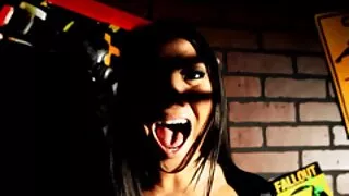 Action de baise anale hardcore mettant en vedette deux stars filme porno amateur du porno grésillantes dans un film à trois FFM