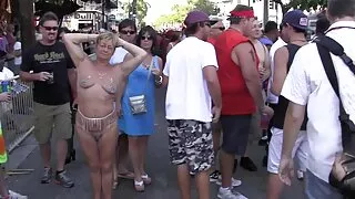 Bonita Butterfly, putain d'ébène torride, saute sur un film porno amateur streaming bâton de viande dure
