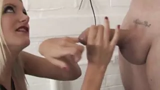 La pute chaude Natalia film x arabe amateur Rossi démarre une session de trio