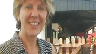 La salope blonde Vera chevauche film x gratuit amateurs follement une grosse bite avec un vagin rose en ruine