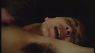 Trashy salope à la chatte noire film porno amateur se fait défoncer par des étalons brutaux