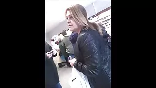 Deux jeunes chiennes xxx français amateur se fistent des bribes