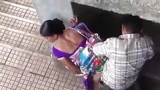 Deux délicieuses filles jouent au poker totalement nues film x amat au bord de la piscine