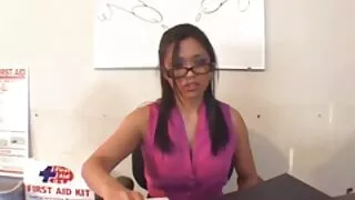 Sexy Saya donne une tête et se fait clouer plus tard dans un mauvais style missionnaire film amateur x français