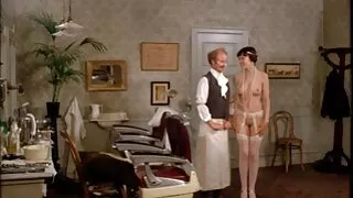 Michelle et film amateur x gratuit sa copine font une pipe à un étalon aux cheveux longs