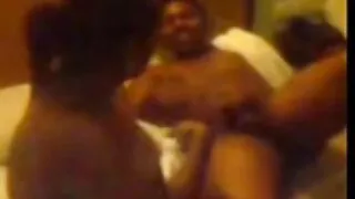 Jolie fille suce une petite bite et la chevauche film x amateur gratuit intensément