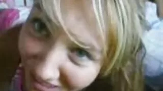La rousse sexuellement chargée Vesta se film x amateur en streaming déshabille sous l'eau