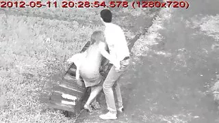 Salope blonde film pornographique amateur coquine suce une grosse bite en vidéo porno rétro