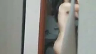 Accro au sexe la brune Amirah Adara se fait baiser par deux mecs film porno amateur black