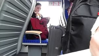 Une pute noire bien empilée donne une baise de langue à film x amteur un chic salé tout en se faisant baiser en levrette