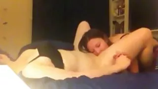 La superbe fille brune Vicki Chase se fait porno amateur gratuit français percer le trou du cul