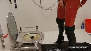 Des hommes japonais fous film porno amateur francais gratuit de corne taquinent la chatte touffue d'un sexpot japonais avec un jouet